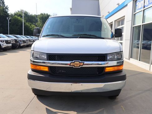 New 2026 Chevrolet Express 2500 w/ Enhanced Convenience Package RWD image 5