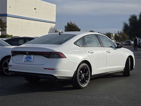 New 2025 Honda Accord SE image 5