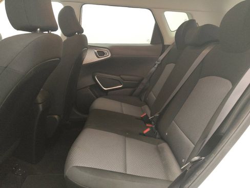 Used 2020 Kia Soul LX image 18