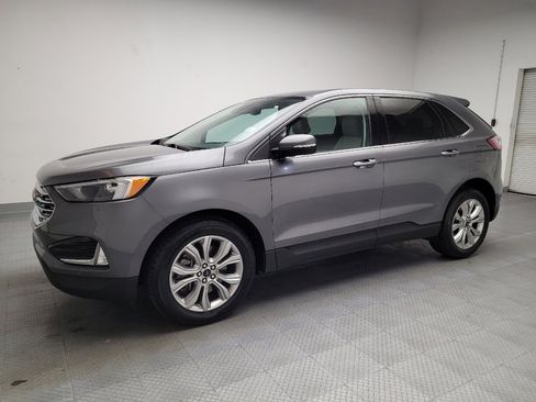 Used 2023 Ford Edge Titanium image 2