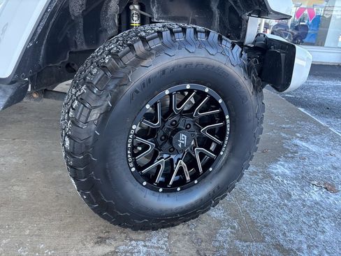 Used 2021 Jeep Gladiator High Altitude image 33