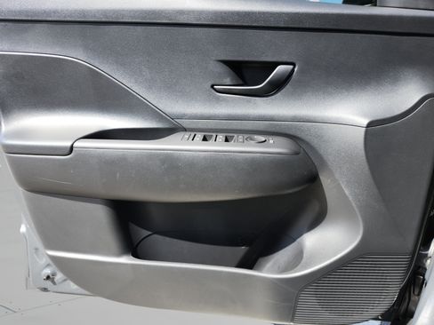 Certified 2025 Hyundai Kona SEL FWD image 16