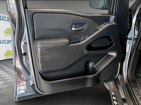 Used 2023 Nissan Frontier SV w/ Midnight Edition Package image 11