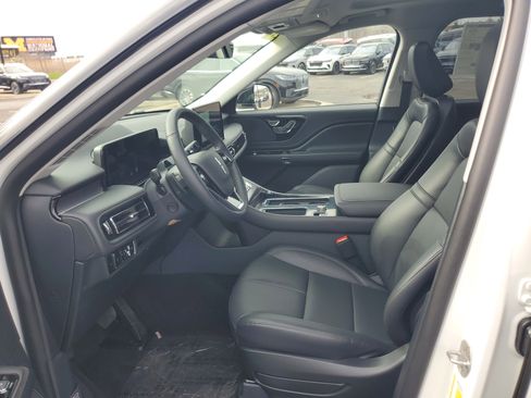 New 2026 Lincoln Aviator AWD image 11