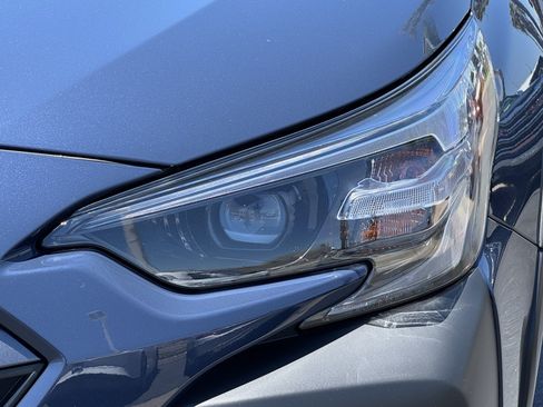 Used 2025 Subaru Outback Premium AWD/4WD image 5