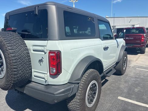 Used 2023 Ford Bronco Black Diamond w/ Sasquatch Package image 3