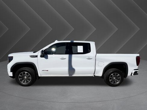Used 2025 GMC Sierra 1500 AT4 image 2
