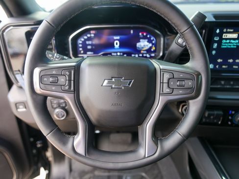 Used 2025 Chevrolet Silverado 2500 ZR2 w/ Technology Package image 15