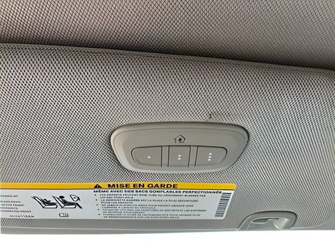 Used 2023 Chrysler Pacifica Limited FWD image 20