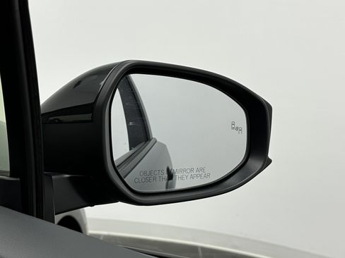 Used 2025 Toyota Prius LE image 32