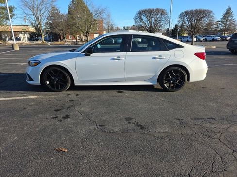 Used 2023 Honda Civic Sport image 4