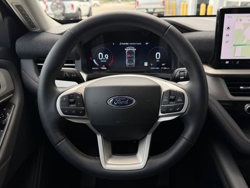 New 2026 Ford Explorer Active RWD image 41