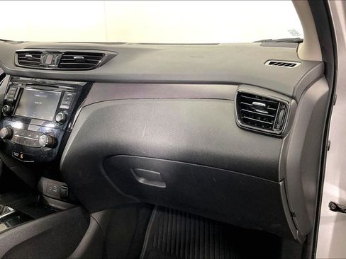 Used 2022 Nissan Rogue Sport S image 22