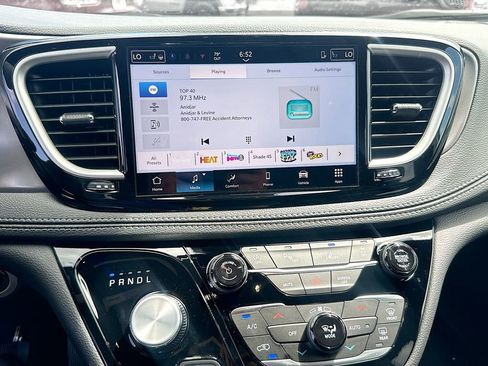 New 2026 Chrysler Pacifica Select FWD image 15