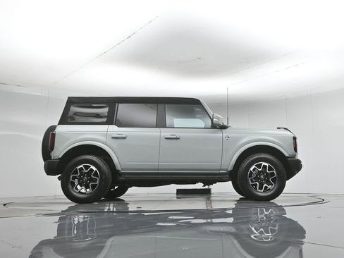 Used 2023 Ford Bronco Outer Banks AWD/4WD image 8