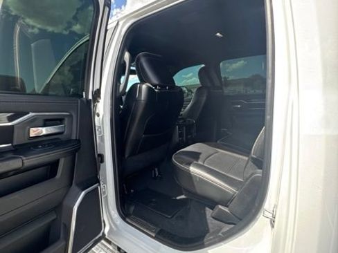 Used 2022 RAM 2500 Laramie AWD/4WD image 9