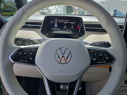 Used 2025 Volkswagen ID. Buzz 1st Edition image 16