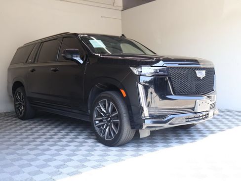 Used 2022 Cadillac Escalade ESV Sport Platinum AWD/4WD image 6