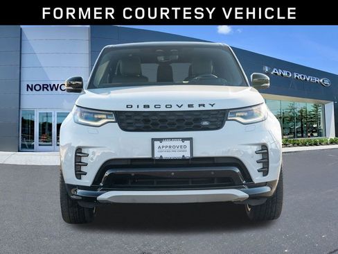 Certified 2024 Land Rover Discovery Dynamic SE image 2