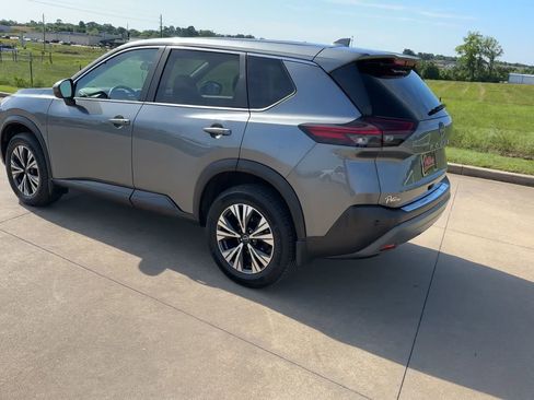 Used 2023 Nissan Rogue SV FWD image 7