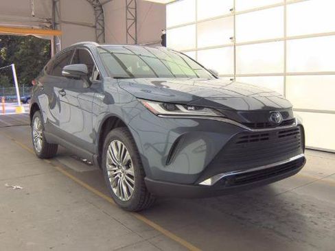 Used 2021 Toyota Venza Limited AWD/4WD image 3