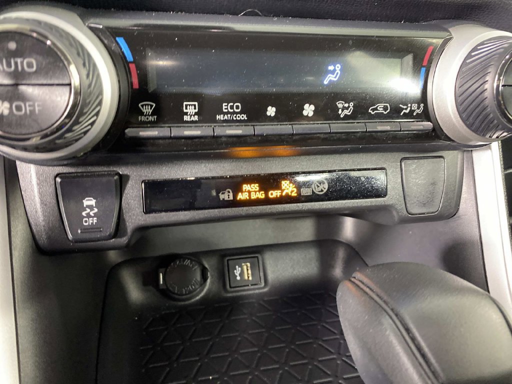 Used 2024 Toyota RAV4 XLE AWD/4WD image 19