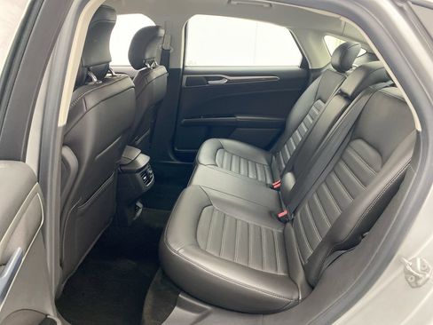Used 2014 Ford Fusion SE w/ Equipment Group 202A FWD image 21