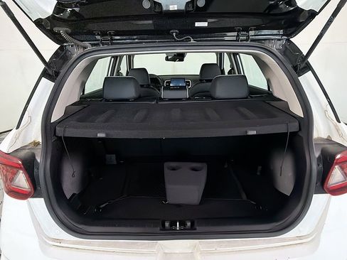 Used 2023 Hyundai Venue Limited w/ Cargo Package image 27