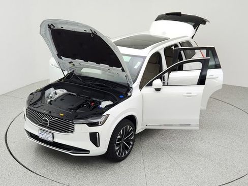 New 2026 Volvo XC90 B6 Plus w/ Protection Package Premier image 40