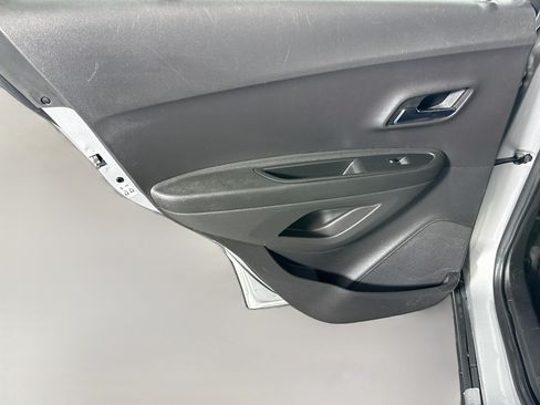 Used 2019 Chevrolet Trax LS FWD image 24