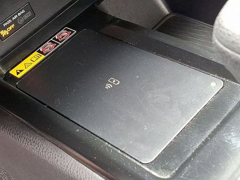 Used 2025 Toyota Camry LE FWD image 27