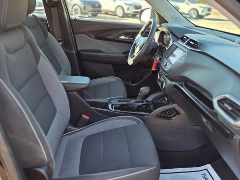 Used 2021 Chevrolet TrailBlazer LS image 16