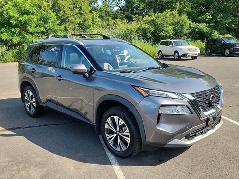 Used 2021 Nissan Rogue SV w/ Premium Package AWD/4WD image 3