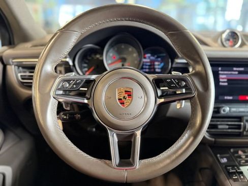 Used 2020 Porsche Macan S w/ Premium Package AWD/4WD image 25