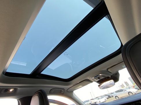 Used 2022 Volvo S60 B5 Momentum w/ Premium Package image 24