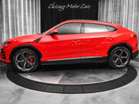 Used 2019 Lamborghini Urus image 1