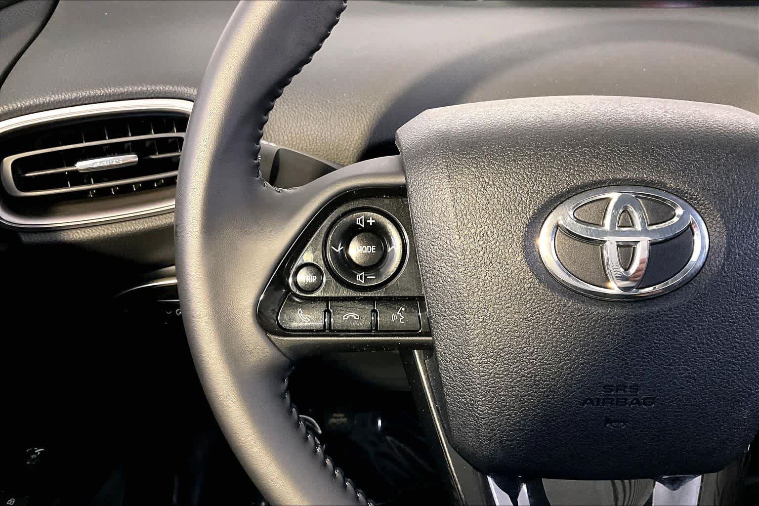 Used 2022 Toyota Prius Prime LE FWD image 24
