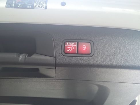 Used 2023 Mercedes-Benz GLS 450 4MATIC image 17