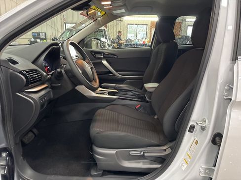 Used 2024 Mitsubishi Eclipse Cross LE AWD/4WD image 9