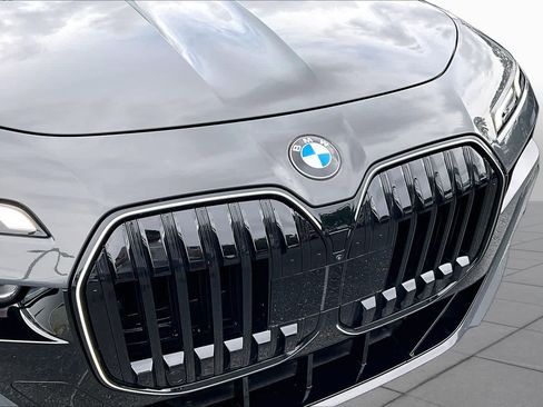 Certified 2026 BMW 740i xDrive AWD/4WD image 30