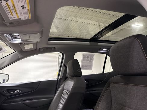 Used 2023 Chevrolet Equinox LT FWD image 19