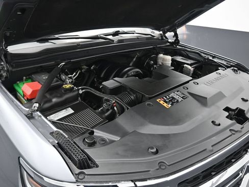 Used 2020 Chevrolet Suburban LT AWD/4WD image 63