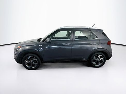 Used 2025 Hyundai Venue SEL FWD image 4