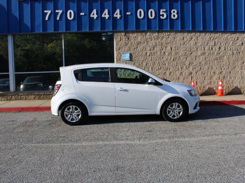 Used 2020 Chevrolet Sonic LT image 29