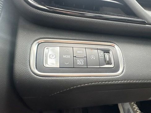 Used 2025 Buick Enclave Avenir AWD/4WD image 29