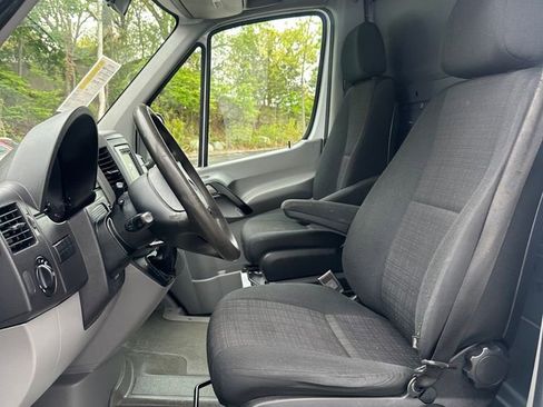 Used 2017 Mercedes-Benz Sprinter 2500 image 10