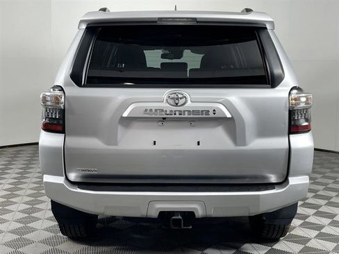 Used 2022 Toyota 4Runner SR5 Premium image 7