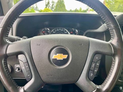 Used 2021 Chevrolet Express 3500 w/ Power Convenience Package RWD image 10