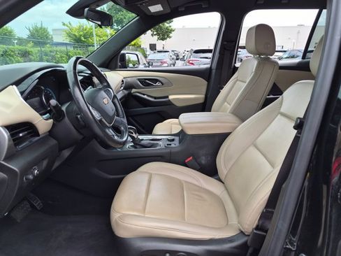Used 2022 Chevrolet Traverse LT FWD image 15