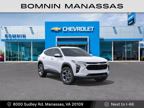 New 2026 Chevrolet Trax LT FWD image 2